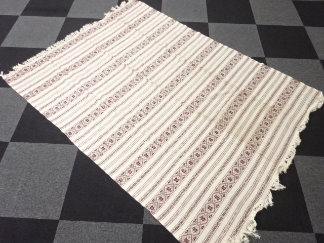 ANTIQUE TRIBAL RUG / WOOL